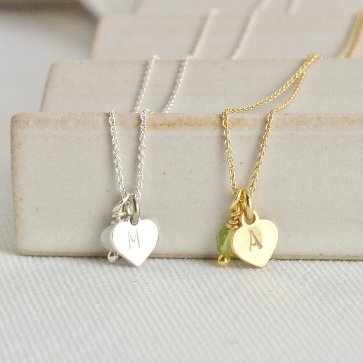 Zwei Arm- oder Halskettchen in Gold und Silber.