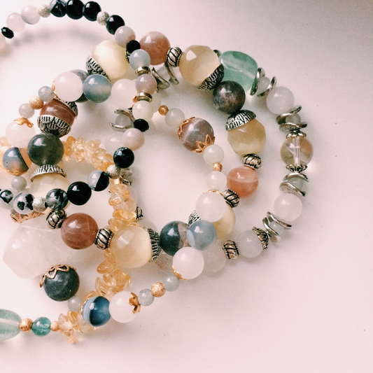 Schmuckworkshop mit Edelsteinen & Süßwasserperlen