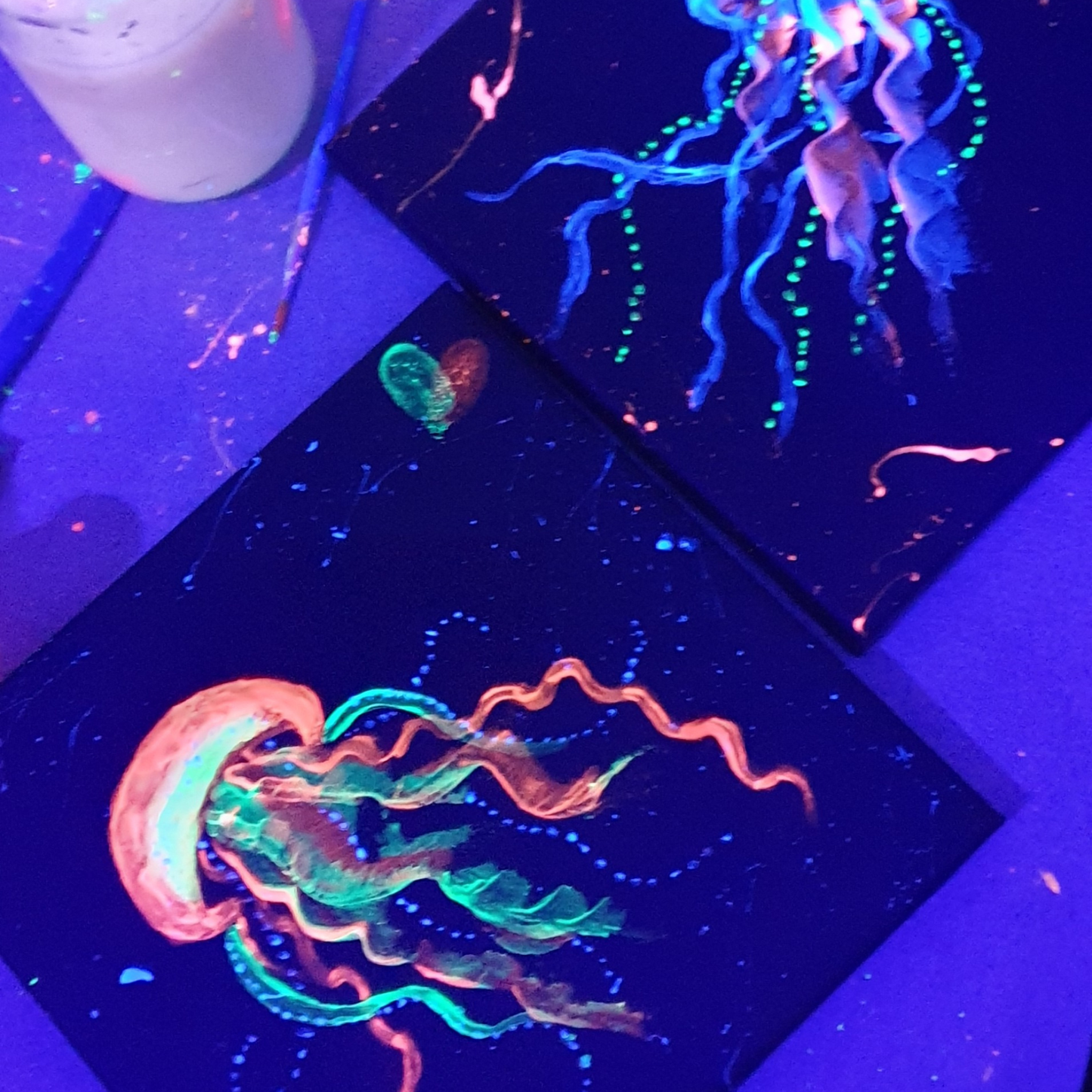 Techno and Paint: Schwarzlicht Edition