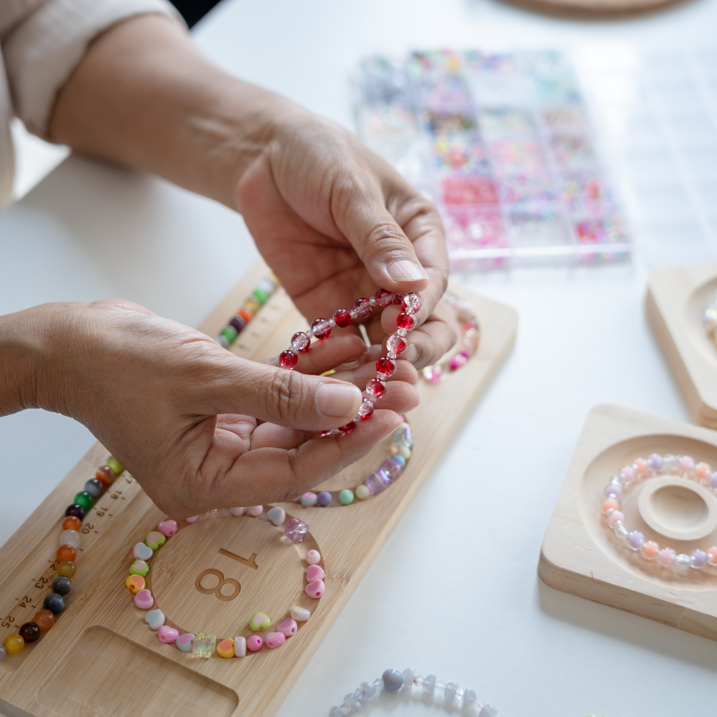 Schmuckworkshop mit Edelsteinen & Süßwasserperlen