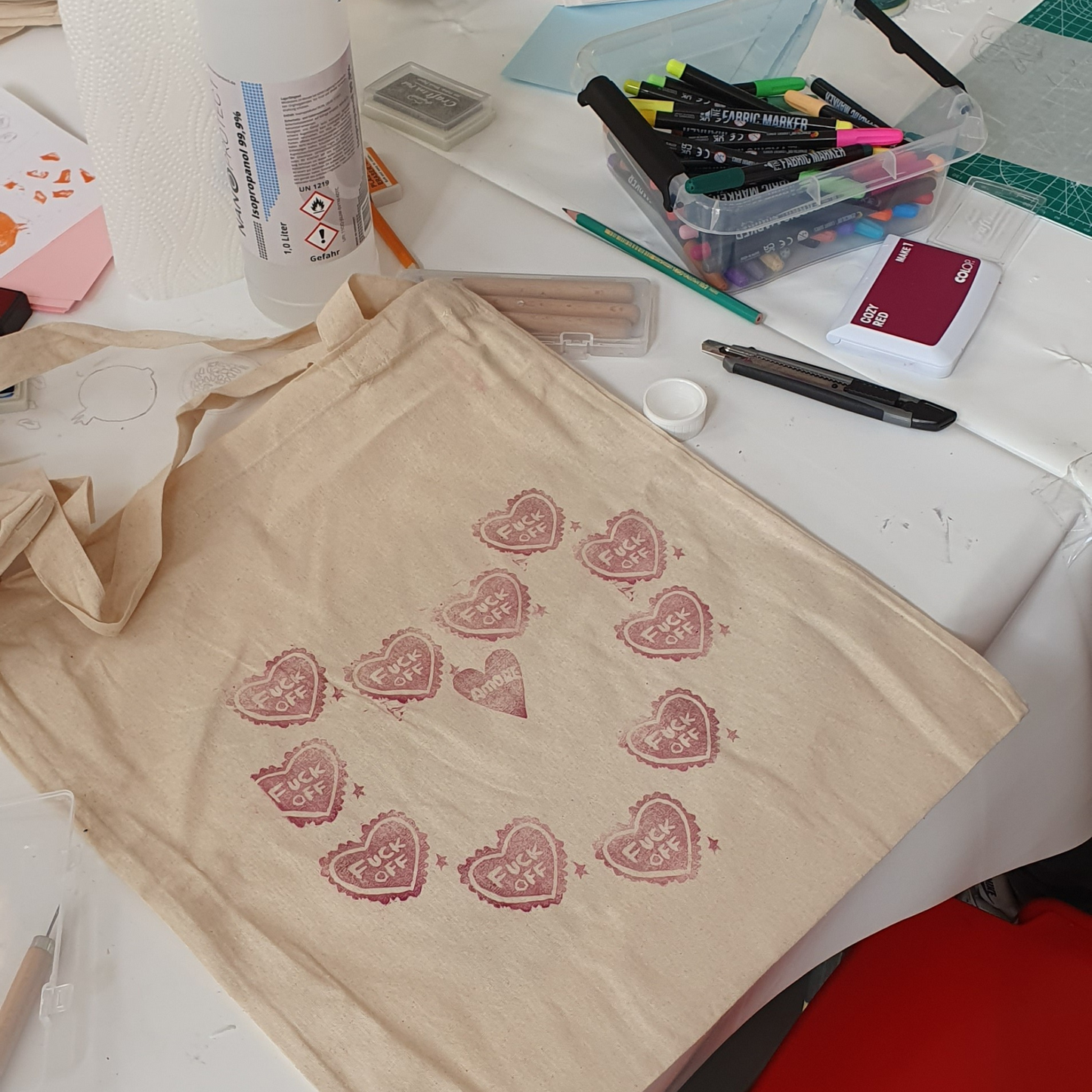 Stamp & Style: Stempel schnitzen & Textildruck